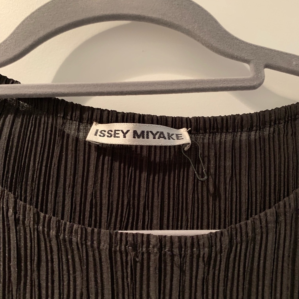 Issey Miake played please black classic dress